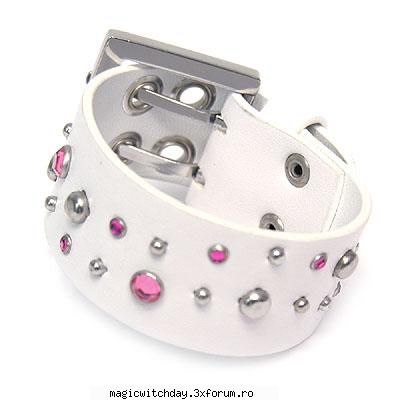 Celeb test - 3. Ce accesorii preferi? a. Ochelari de soare b - Jocuri....