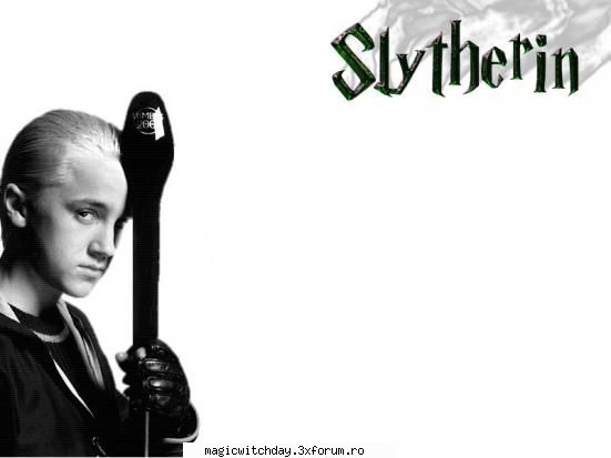 ce pot sa spoon..e super tipu..shi rolul imi place ;) tom felton